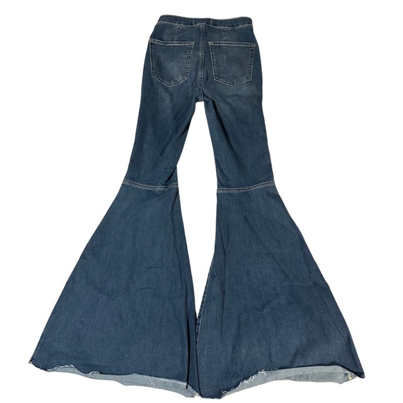 Free People float on high waisted super flare. Size 25 - Picture 3 of 3